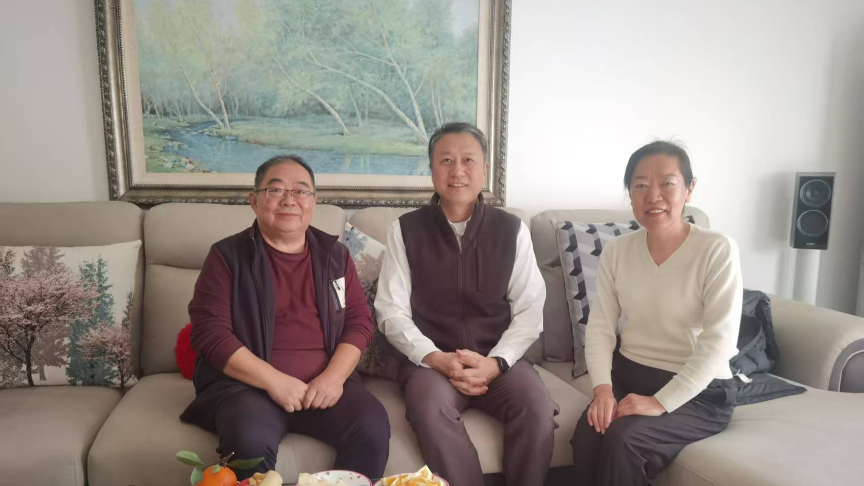 学校开展春节前夕走访慰问活动