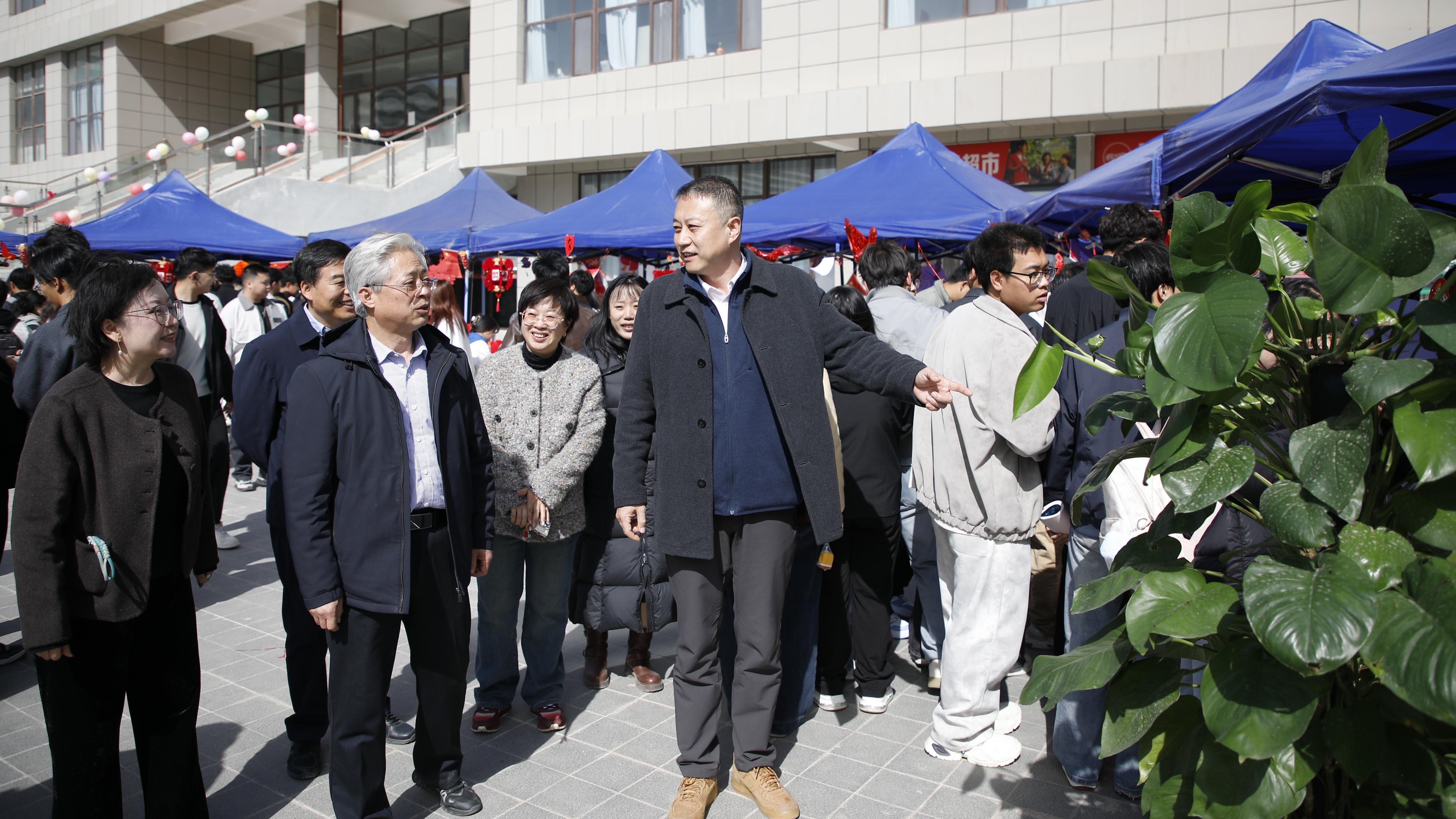 学校举办“金马闹元宵 游园共此时”2026年元宵节游园会
