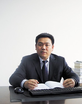 李向伟