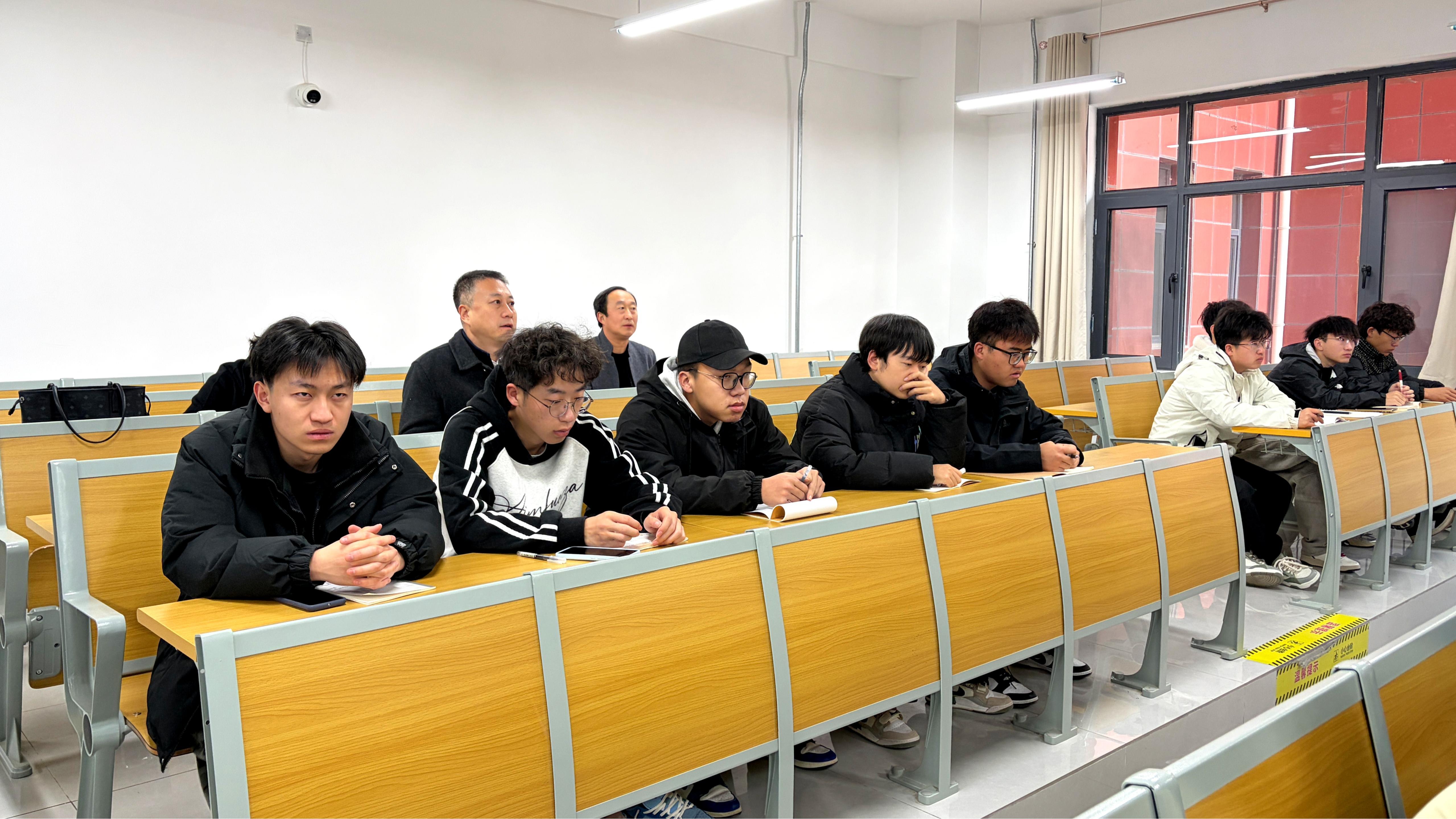 学校开展新学期开学首日听课活动