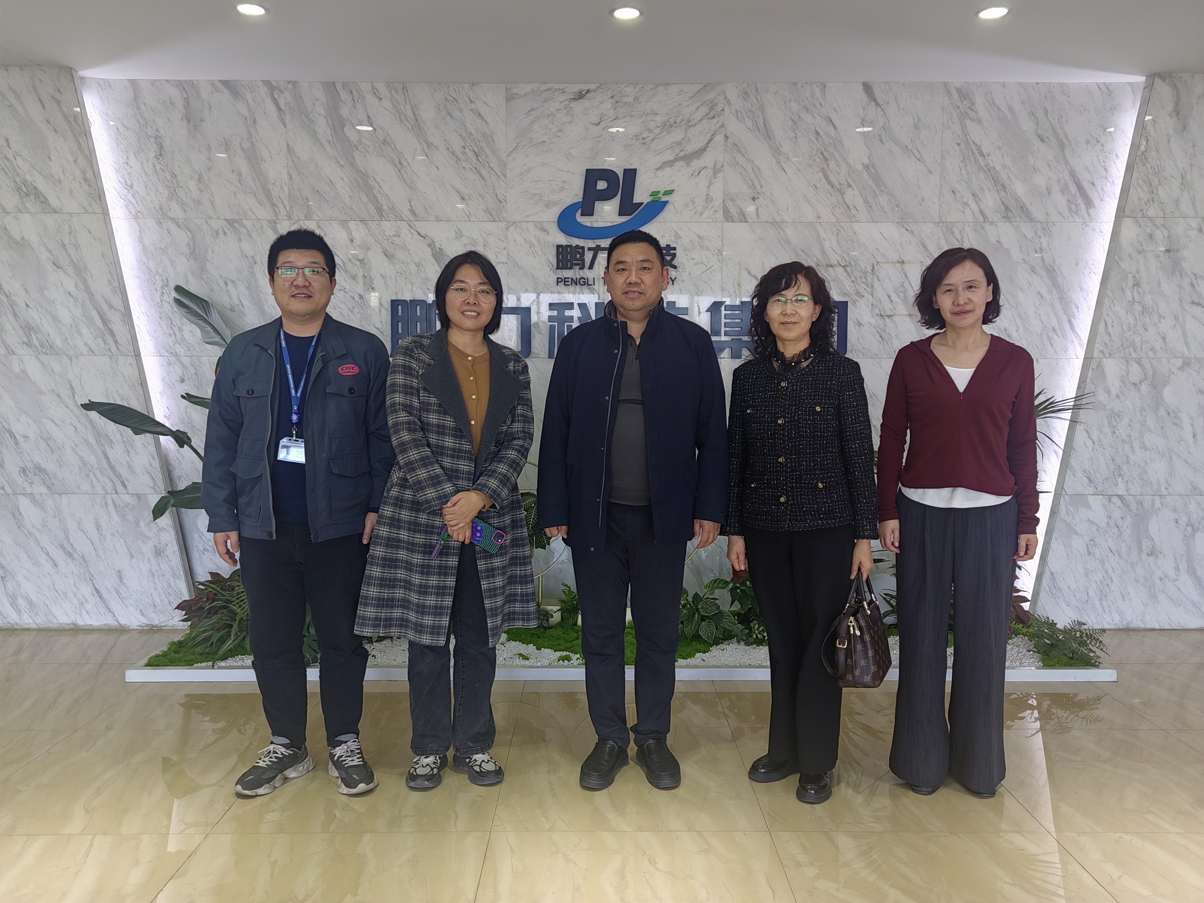 副校长李向伟一行赴盐城国家高新区签订校地合作框架协议并开展访企拓