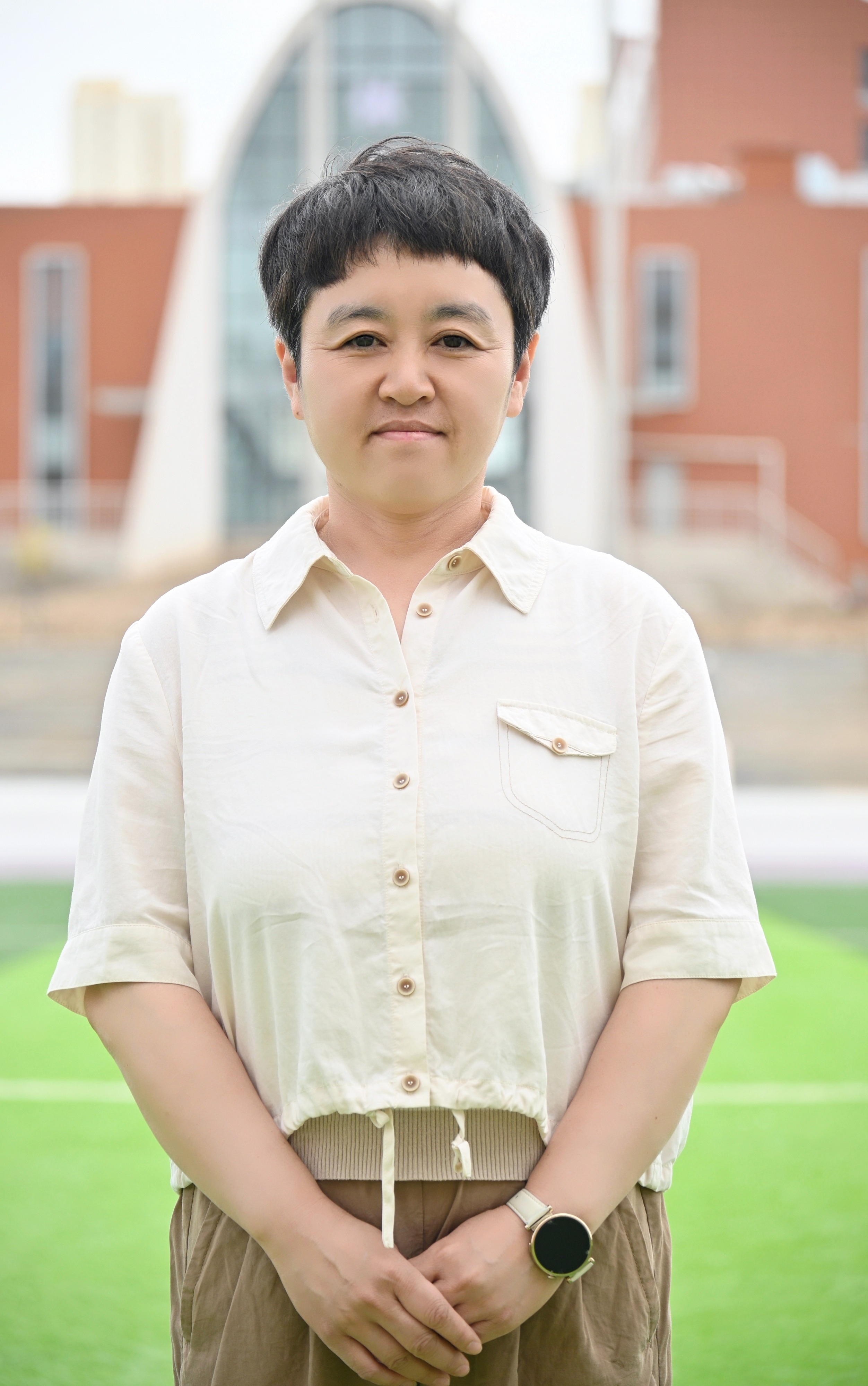 隋 然