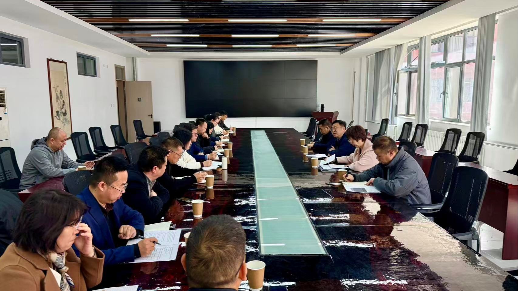 校长刘新辉督查指导国债设备项目实施进展